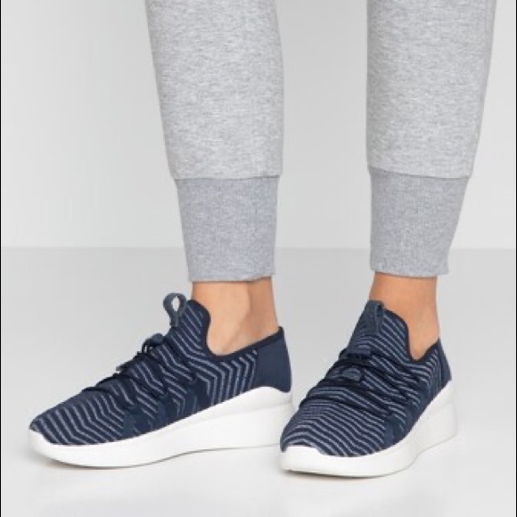 ugg kinney platform sneaker